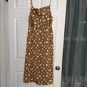 Old Navy Tan and White Midi Dress